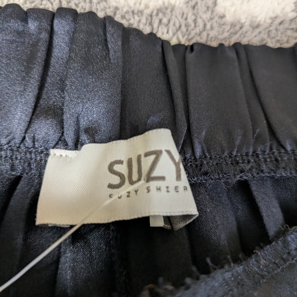 Suzy Shier Black A-Line Pleated Skirt - Picture 3 of 4